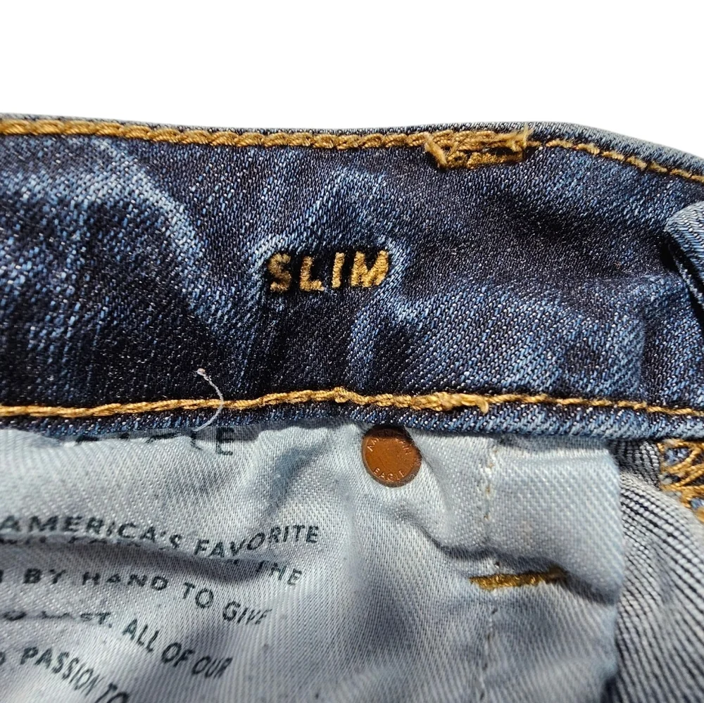 American Eagle Outfitters Blue Slim Jeans with Vintage Wash Size 29×30